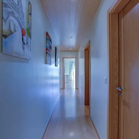 3 Bedroom With Pool View In
