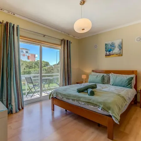 3 Bedroom With Pool View In * Alvor